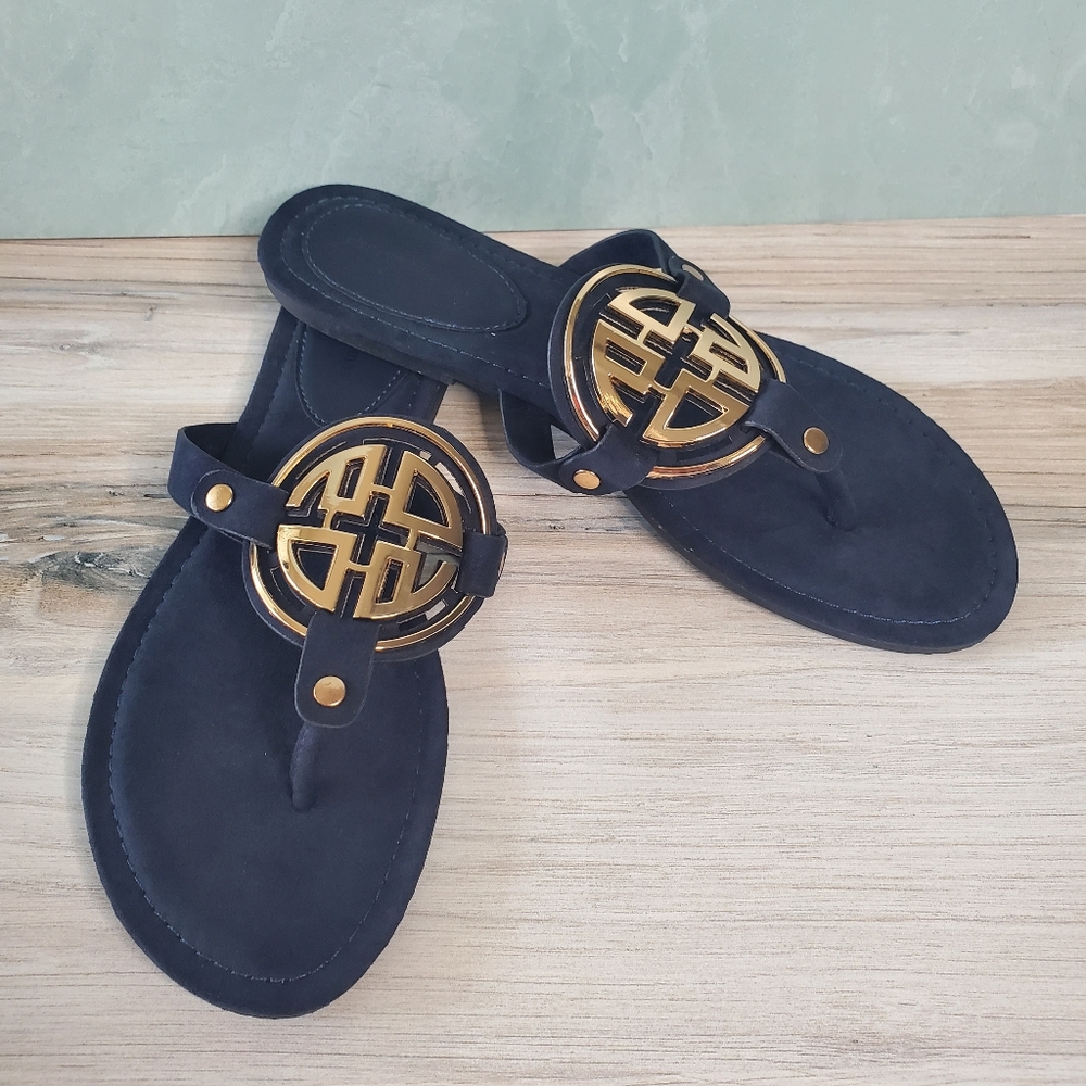 NEW Pierre Dumas Navy Suede Medallion Sand… - Picture 2 of 7
